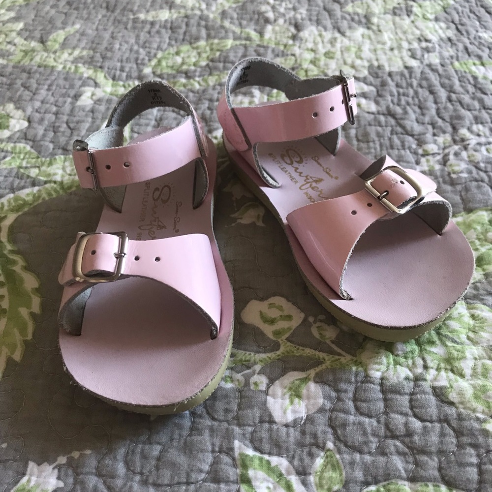 Sun San Sandals, EUC
